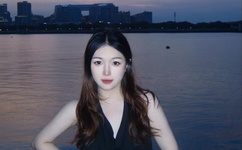 吃着饭做着爱的视频